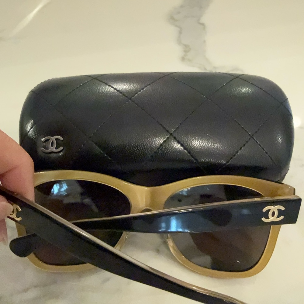 Chanel sunglasses - Picture 2 of 3